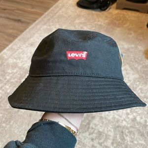 NWT Levis Bucket Hat